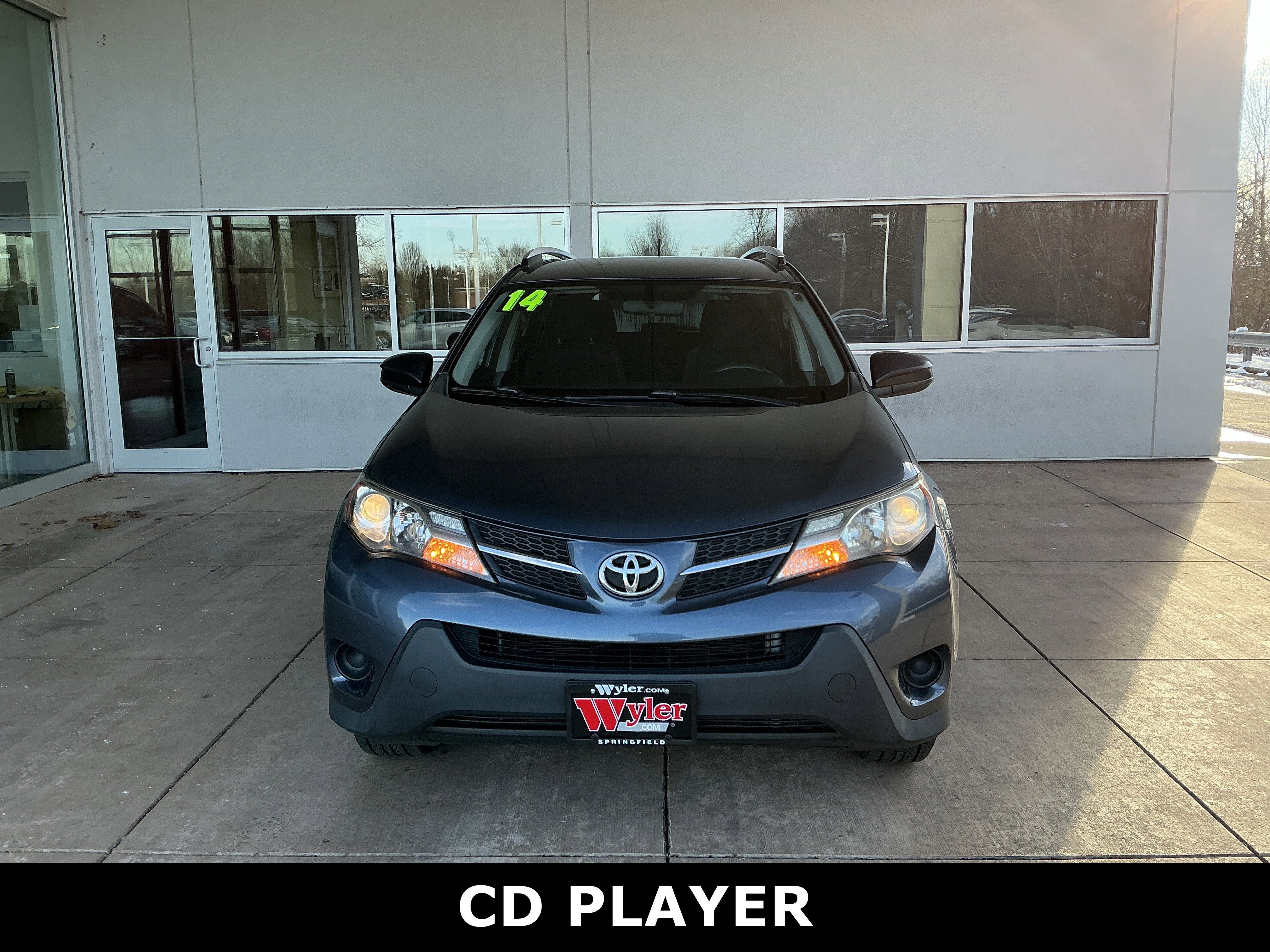 Used 2014 Toyota RAV4 LE image 2