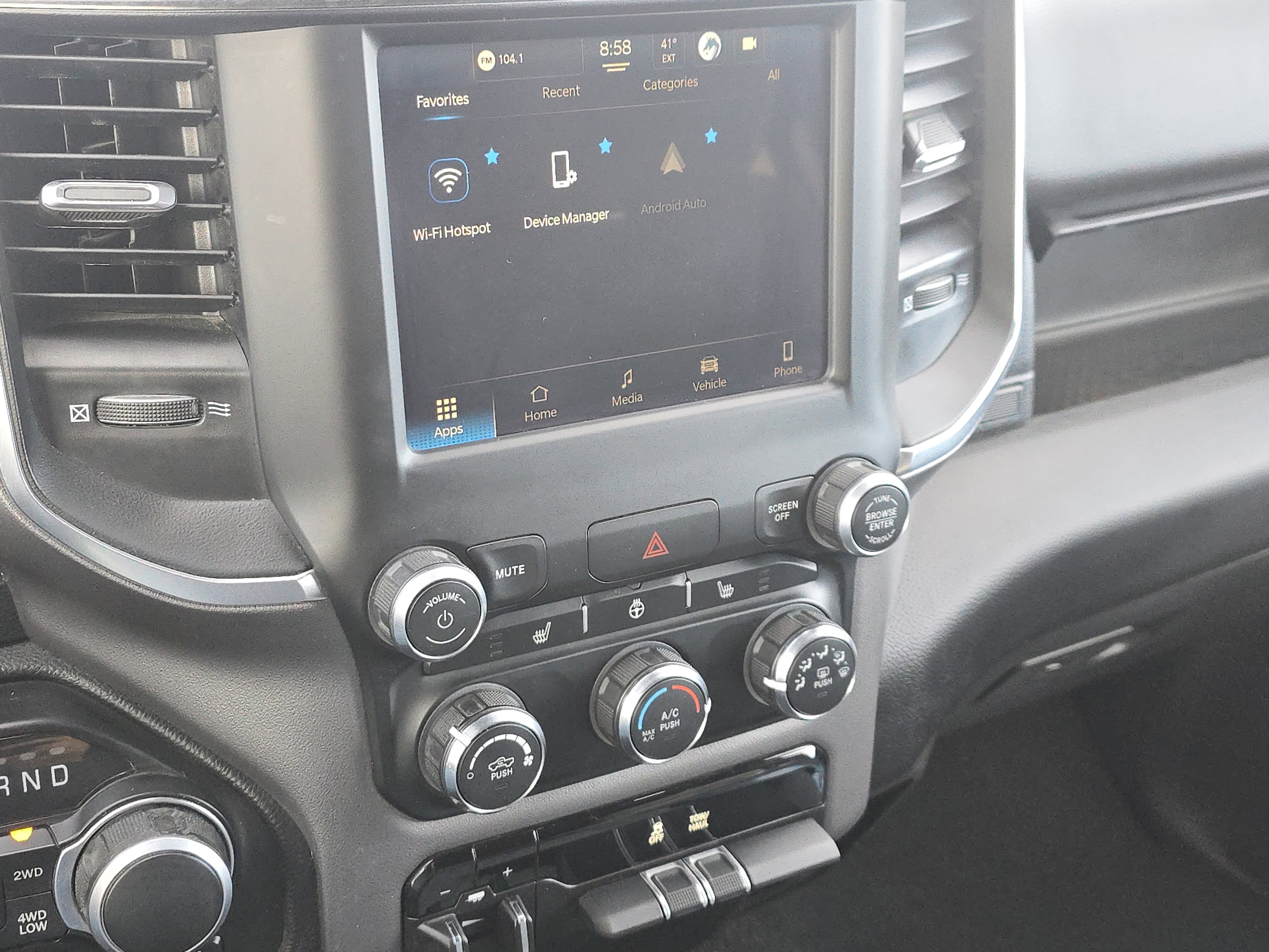 Used 2024 RAM 1500 Big Horn AWD/4WD image 30