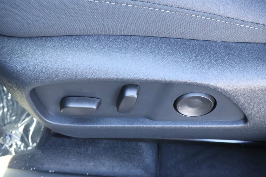 New 2026 Chevrolet Equinox LT w/ Convenience Package II image 16