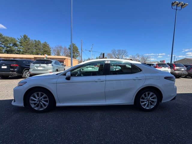 Used 2022 Toyota Camry LE AWD/4WD image 4