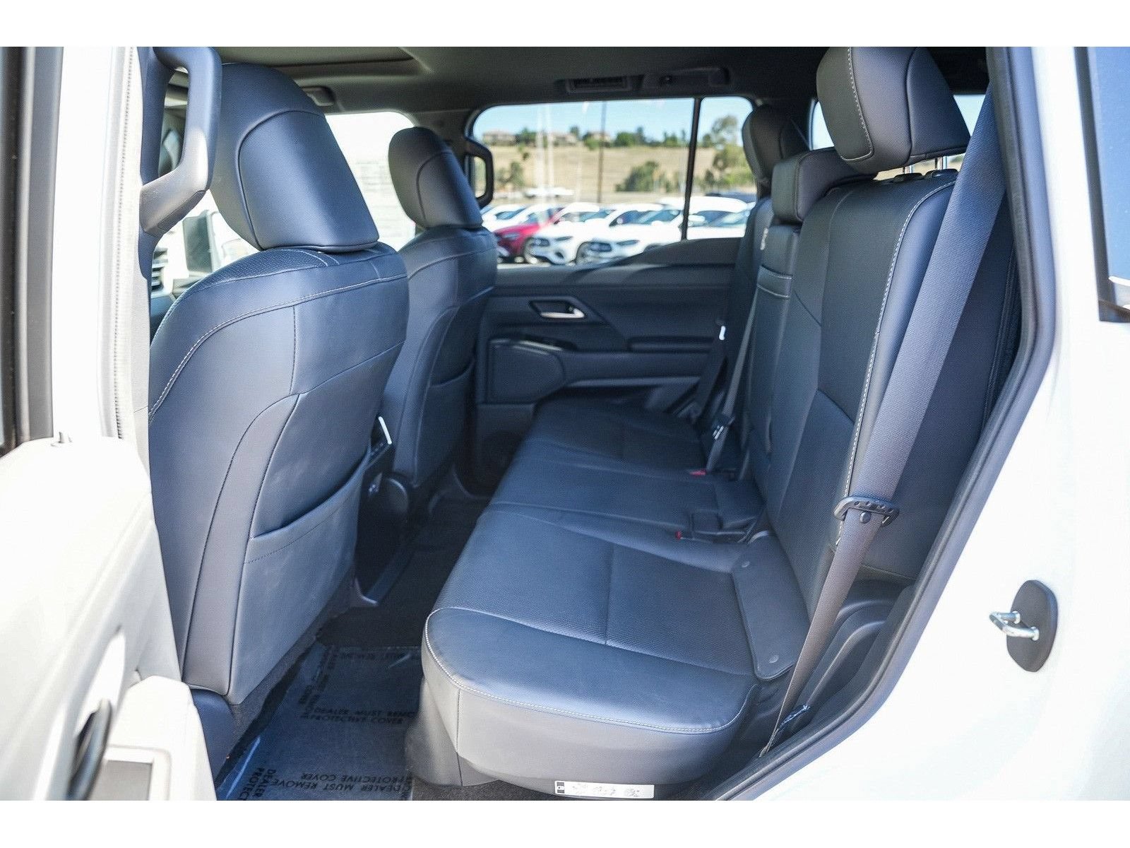 Used 2024 Lexus GX 550 w/ Cold Area Package AWD/4WD image 18