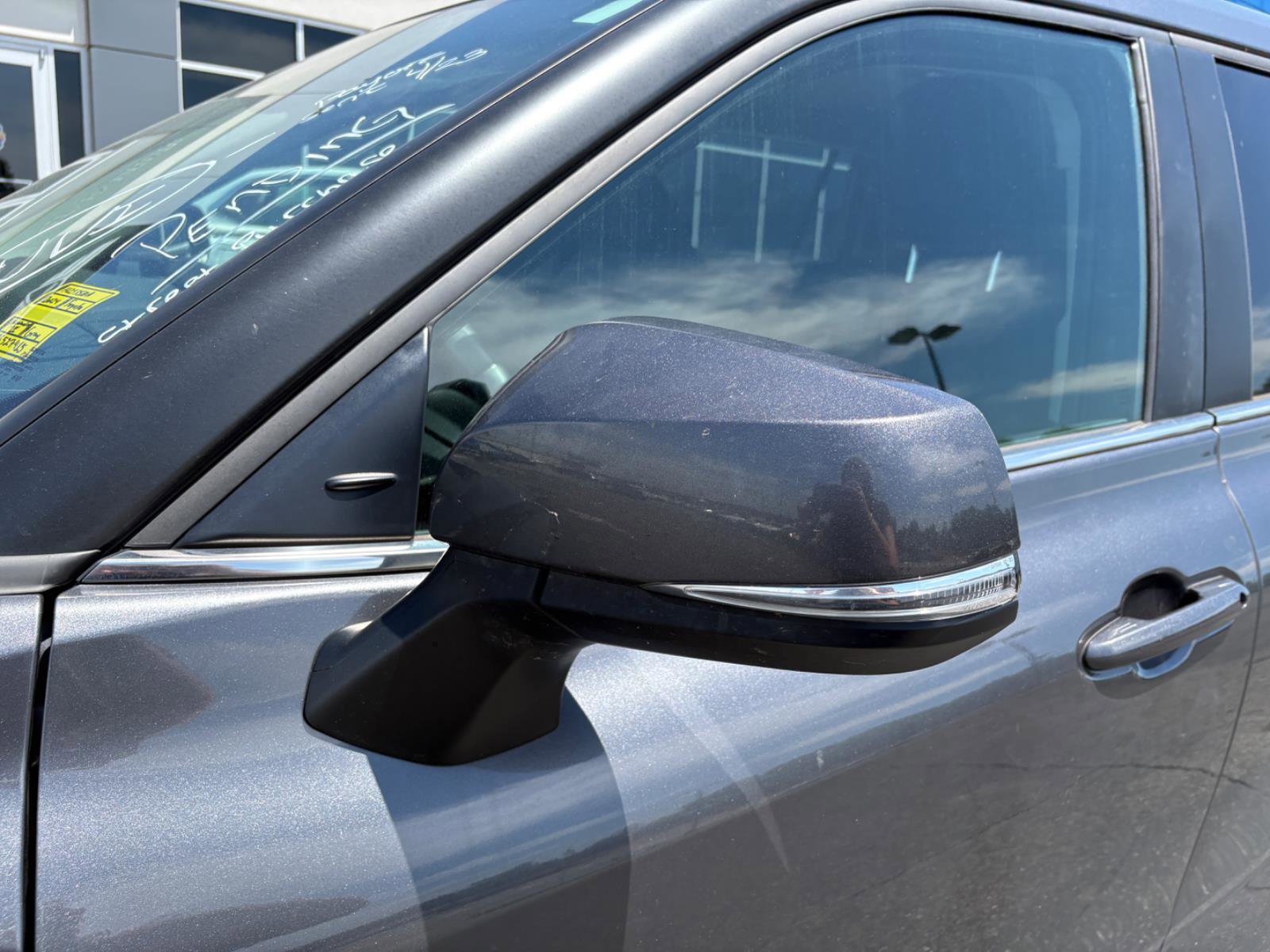 Used 2024 Toyota Highlander LE FWD image 17
