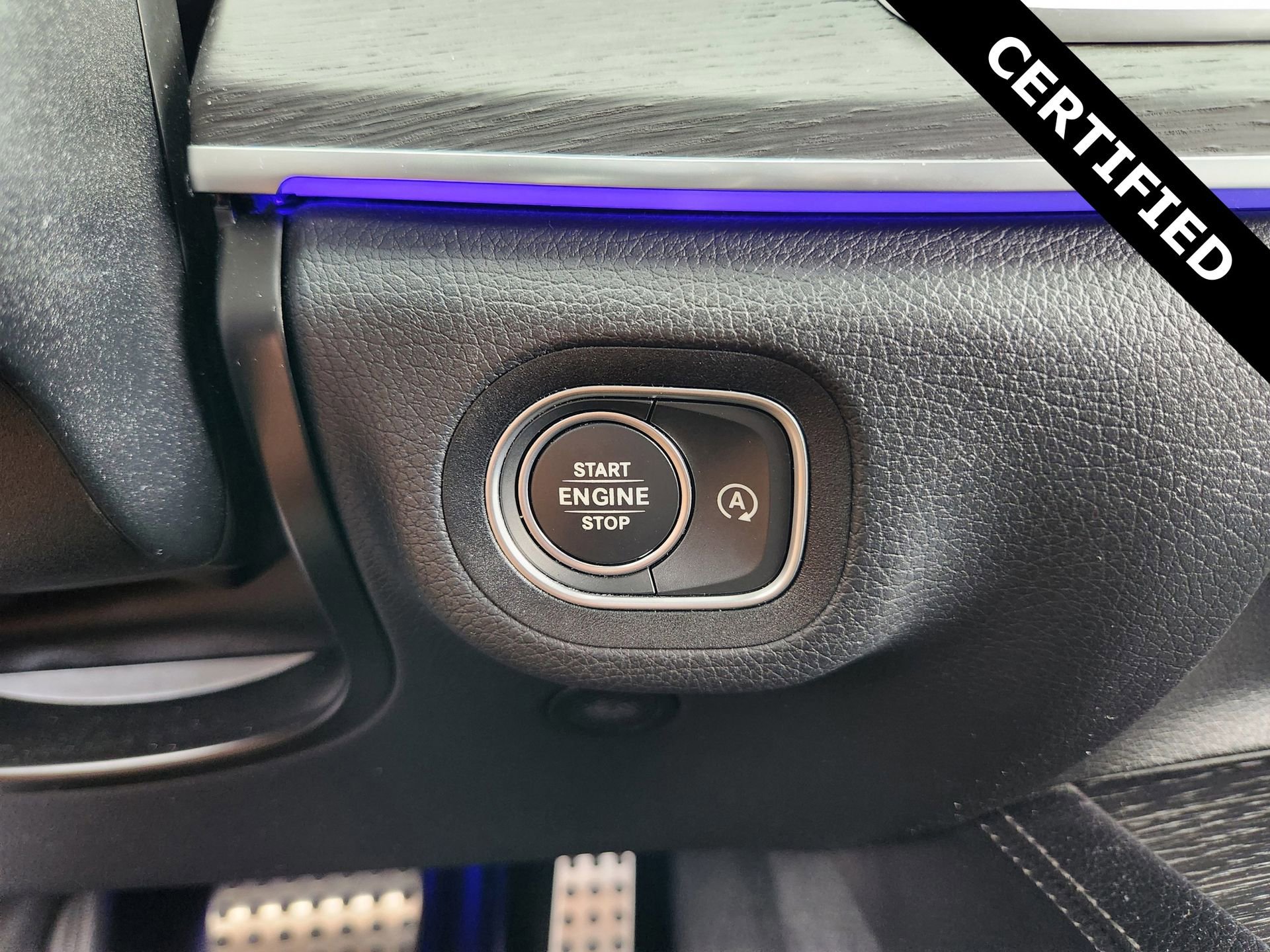 Certified 2022 Mercedes-Benz GLE 350 w/ AMG Line Interior image 22