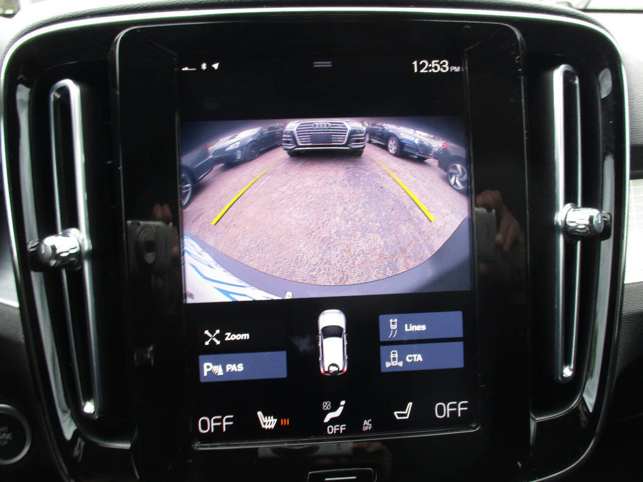 Used 2022 Volvo XC40 T5 Momentum image 45