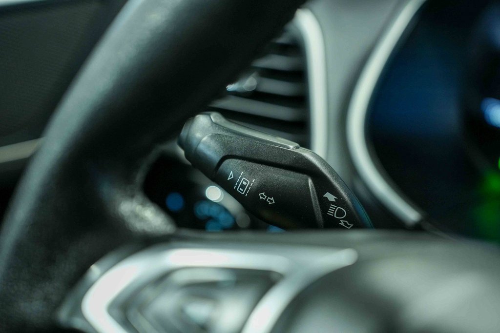 Used 2020 Ford Edge SEL w/ Cold Weather Package image 40