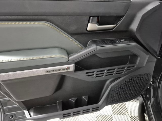 New 2025 Toyota Tacoma Trailhunter image 12