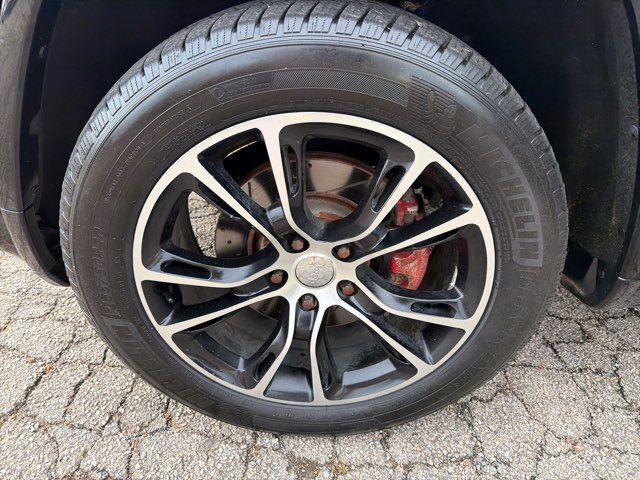 Used 2014 Jeep Grand Cherokee Overland w/ Advanced Technology Group AWD/4WD image 31