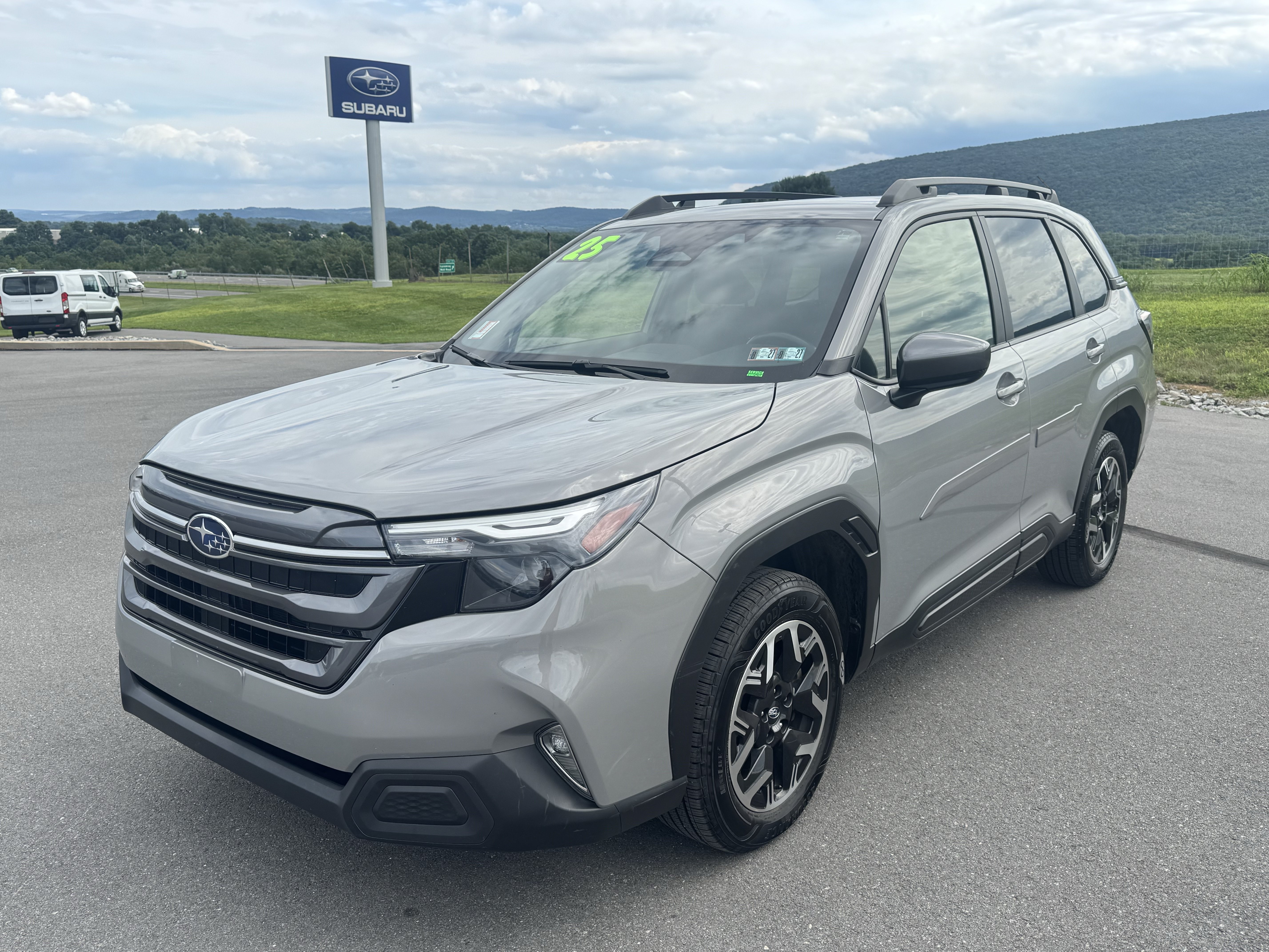 Certified 2025 Subaru Forester Premium w/ Convenience Package #1 AWD/4WD image 8