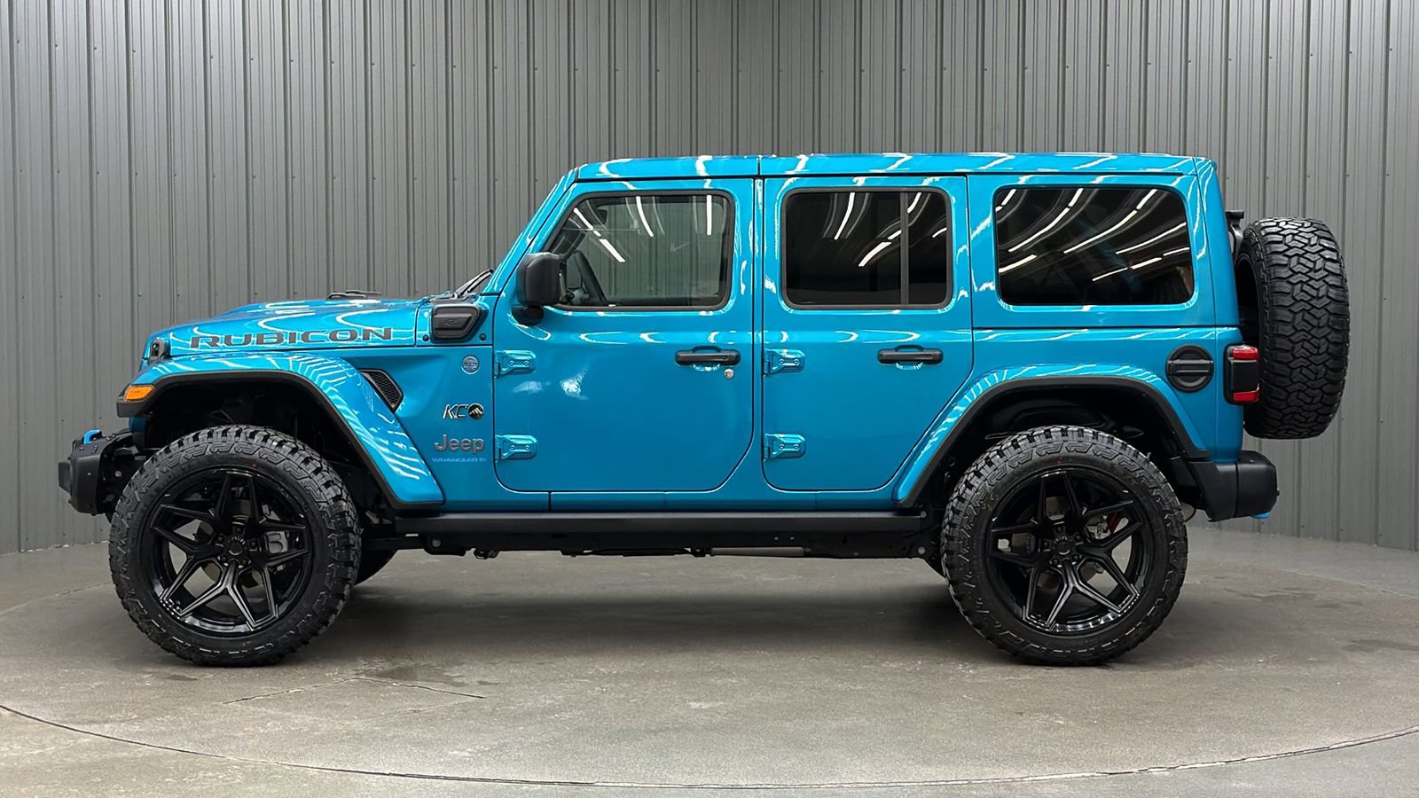 Used 2024 Jeep Wrangler Unlimited Rubicon 4xe image 2