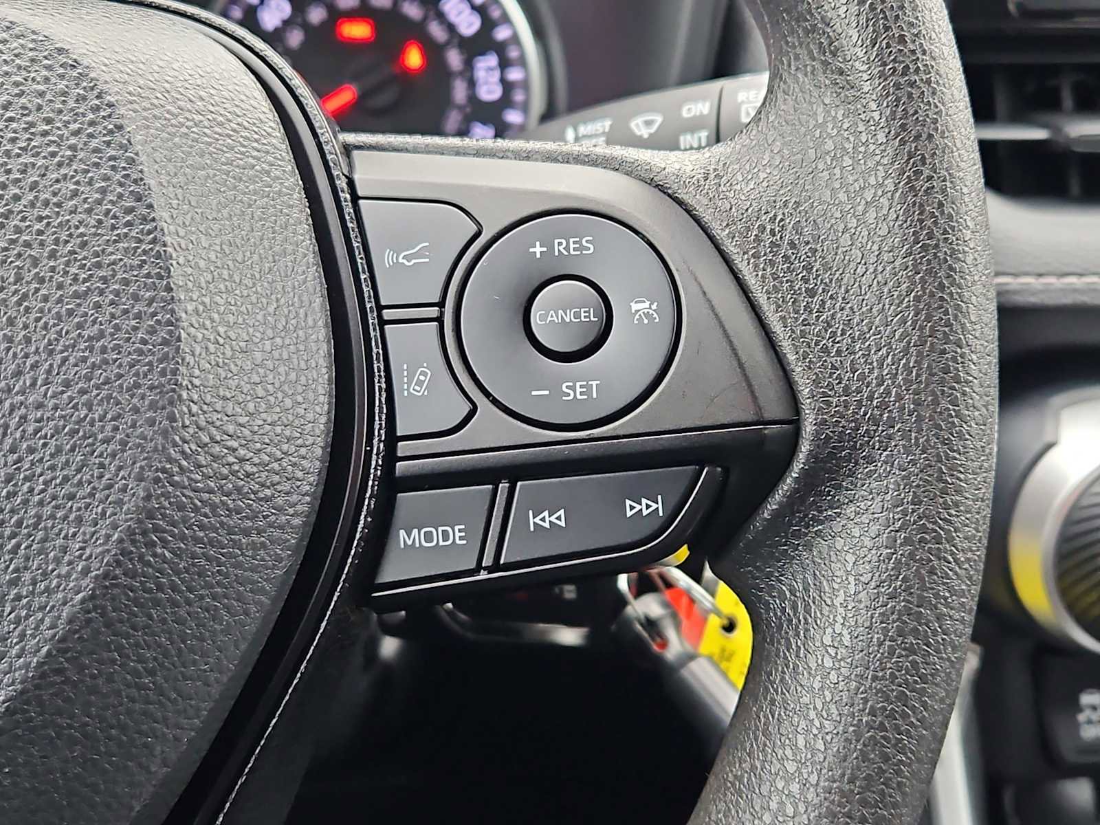 Used 2021 Toyota RAV4 LE image 21