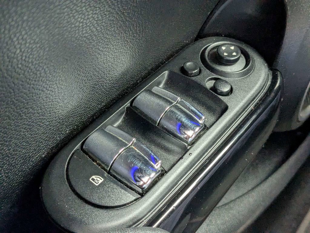 Used 2015 MINI Cooper S FWD image 23