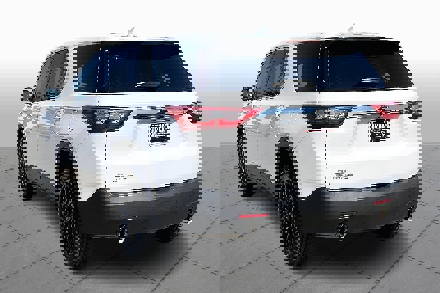 Used 2020 Chevrolet Traverse LS image 12