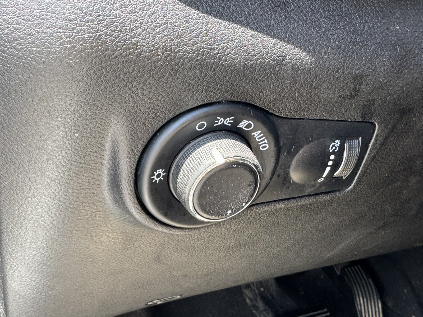 Used 2024 Jeep Compass Sport AWD/4WD image 33