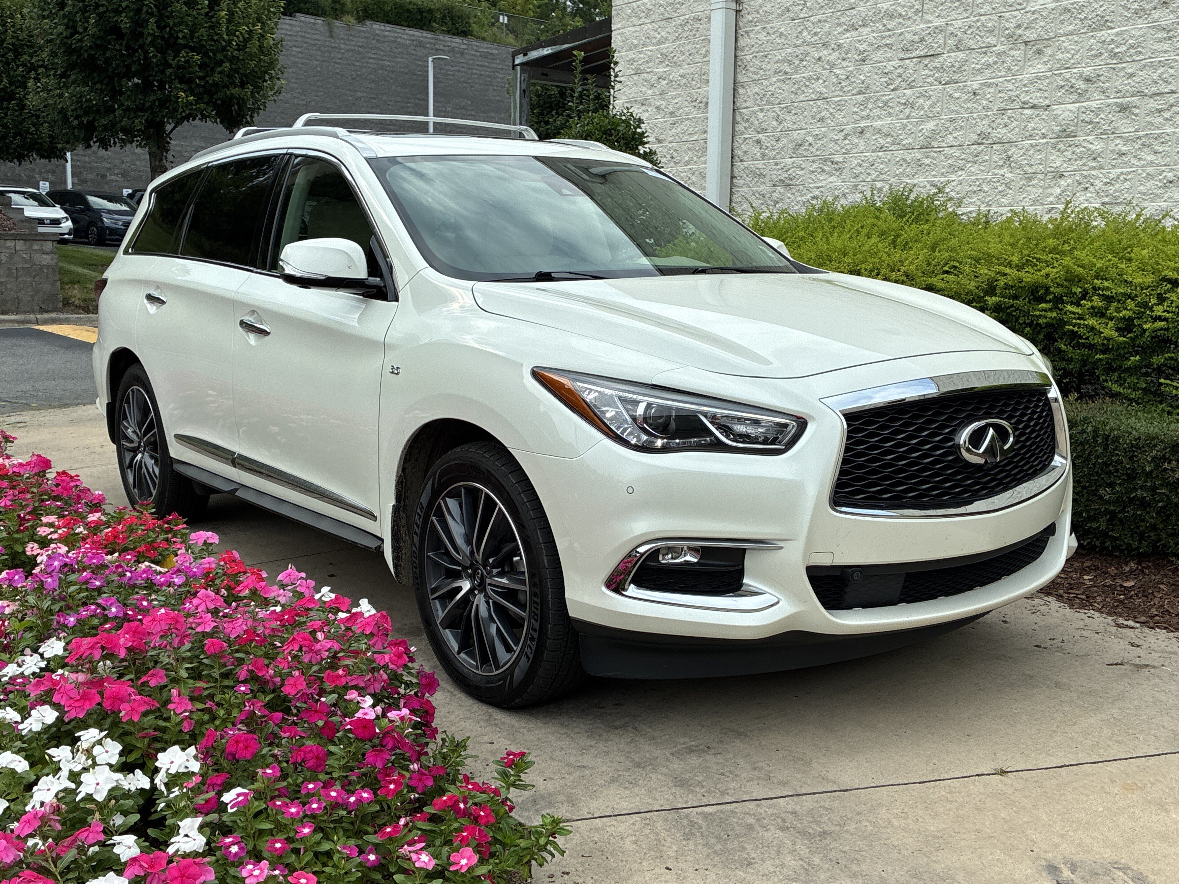 Used 2020 INFINITI QX60 Luxe w/ Sensory Package FWD video 2