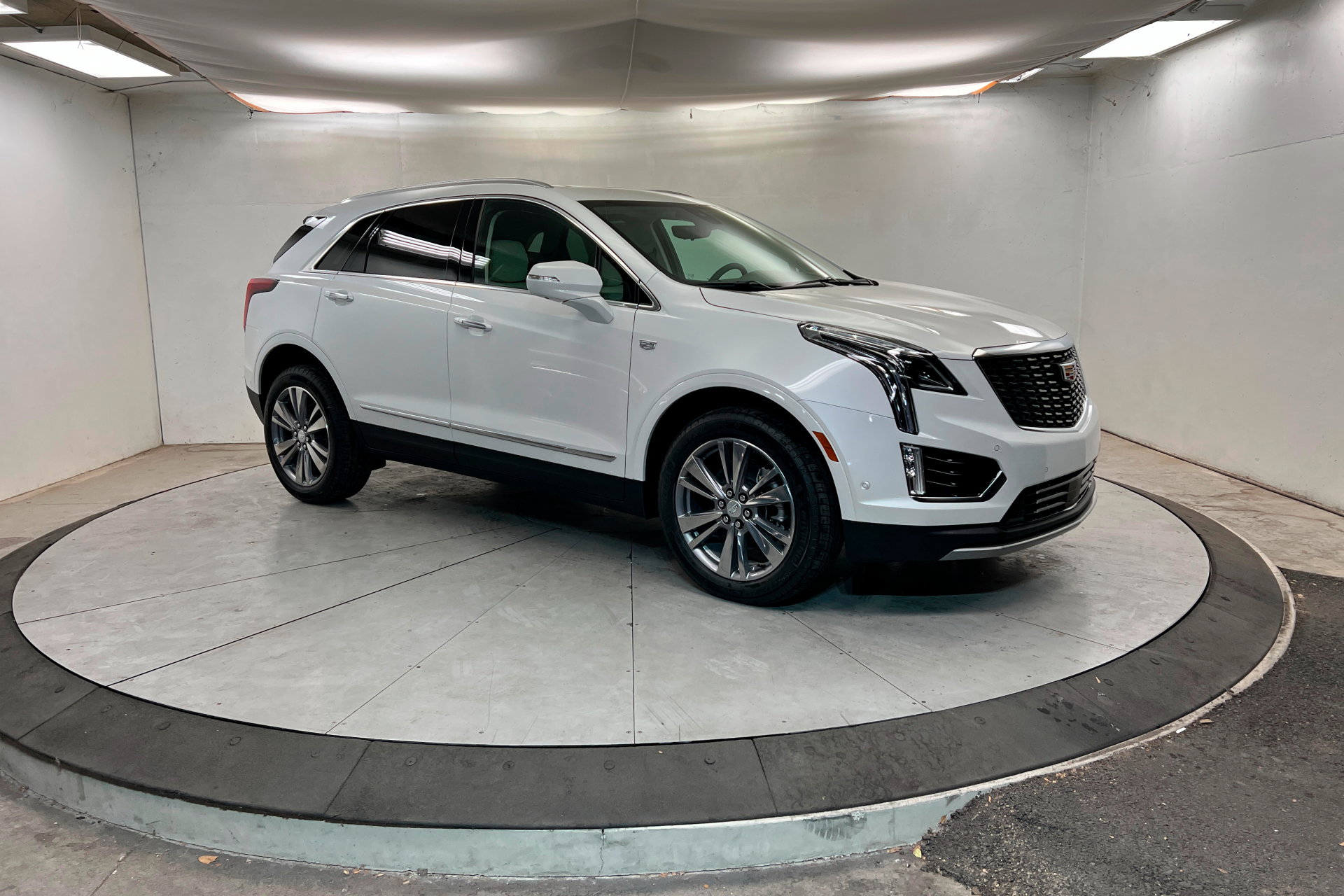 New 2026 Cadillac XT5 Premium Luxury w/ Driver Assist Package image 8