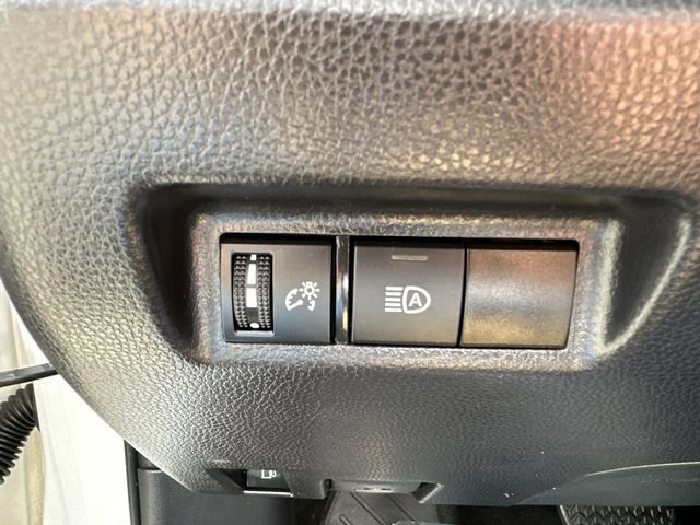 Used 2024 Toyota RAV4 LE AWD/4WD image 33
