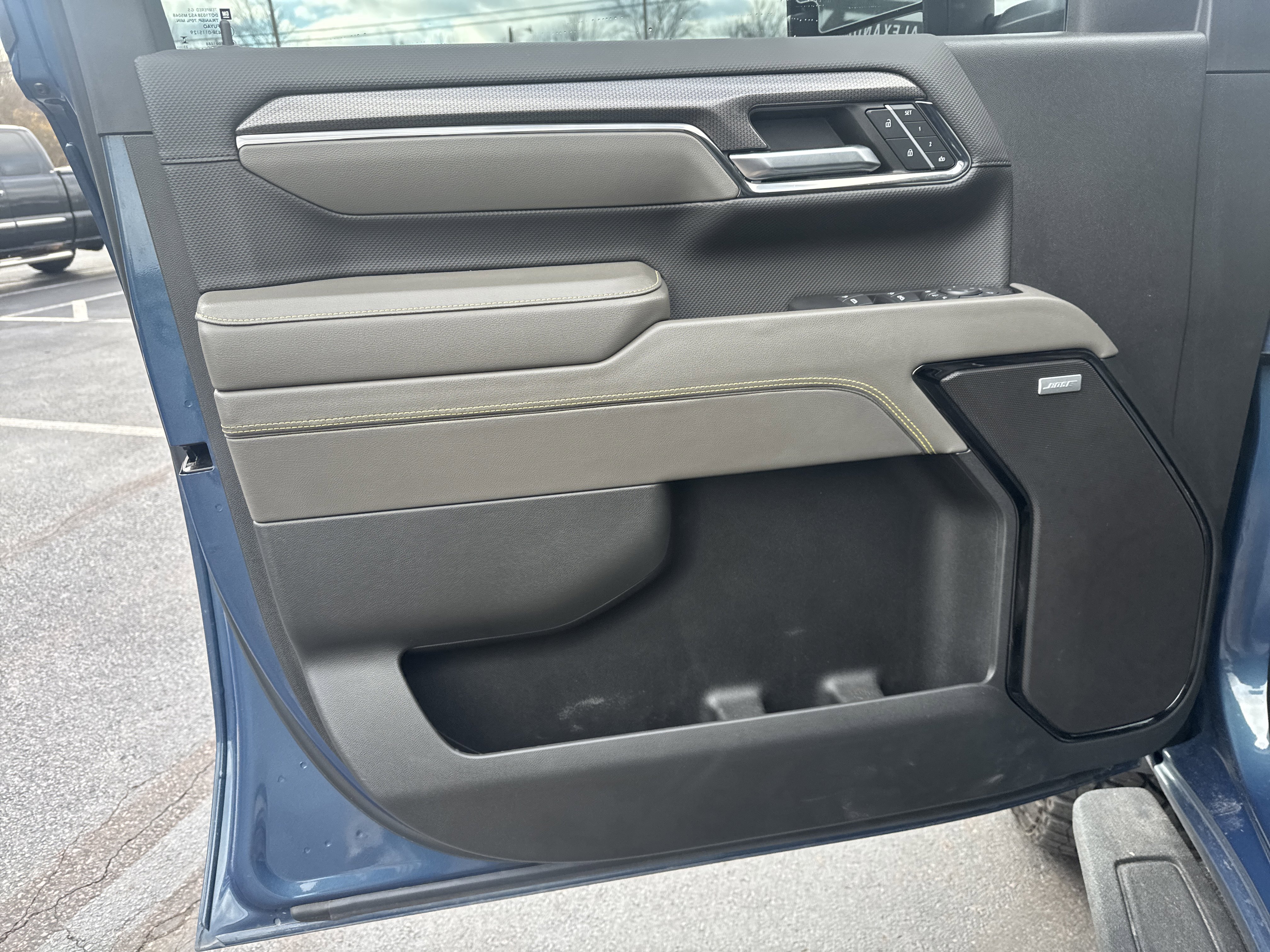 Used 2024 Chevrolet Silverado 2500 ZR2 w/ Technology Package image 15