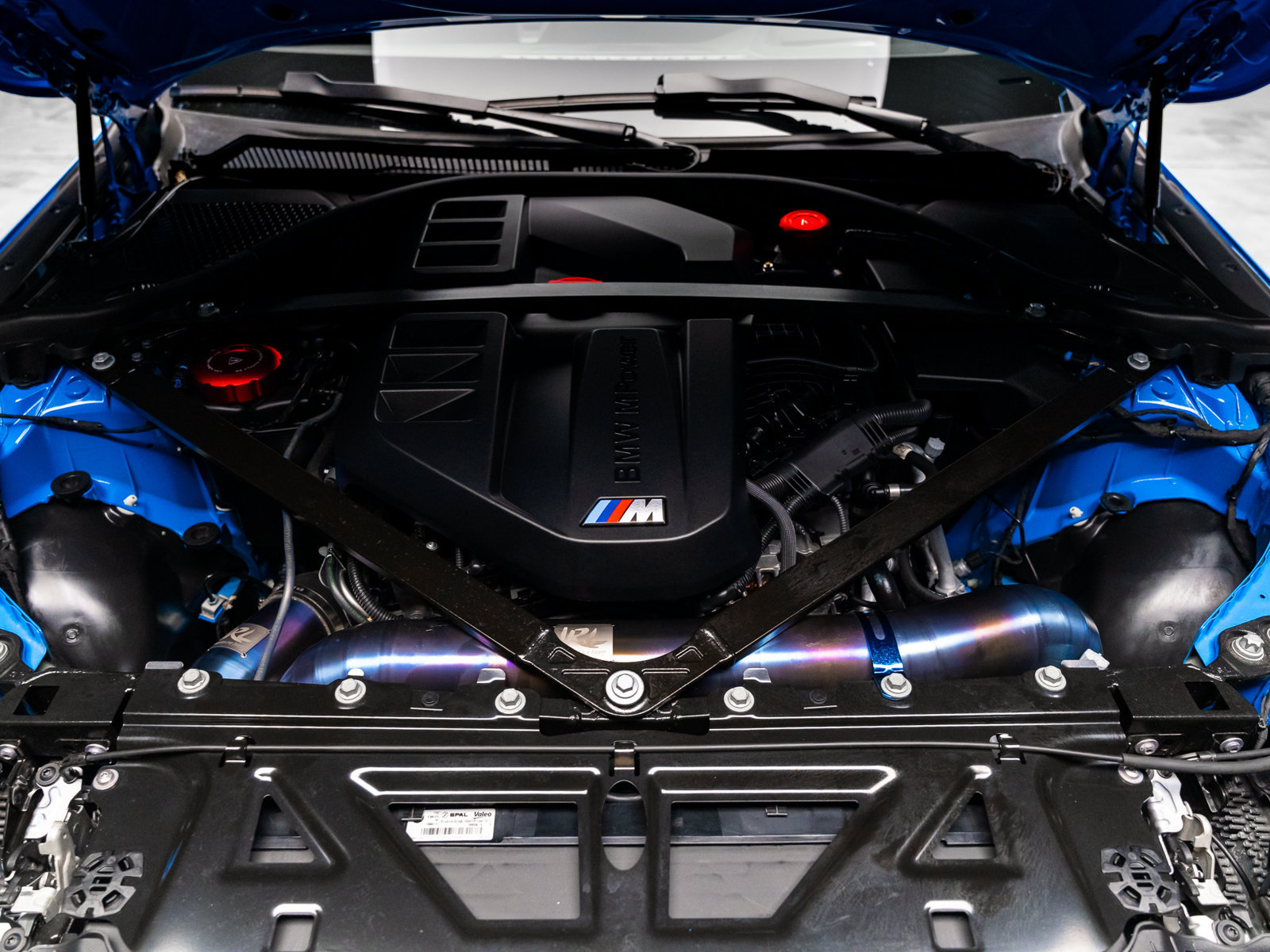 Used 2025 BMW M2 w/ Lighting Package RWD image 4