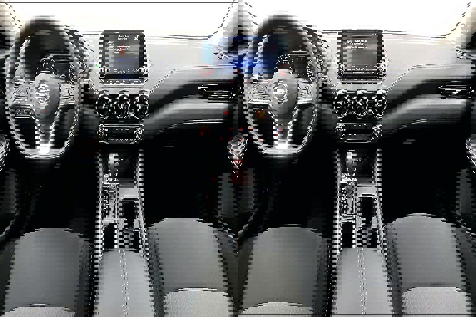 Used 2025 Nissan Sentra SV image 16