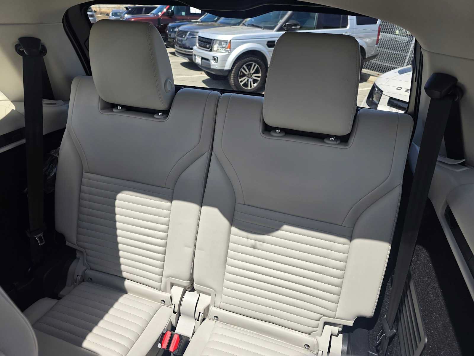 New 2026 Land Rover Discovery S AWD/4WD image 19