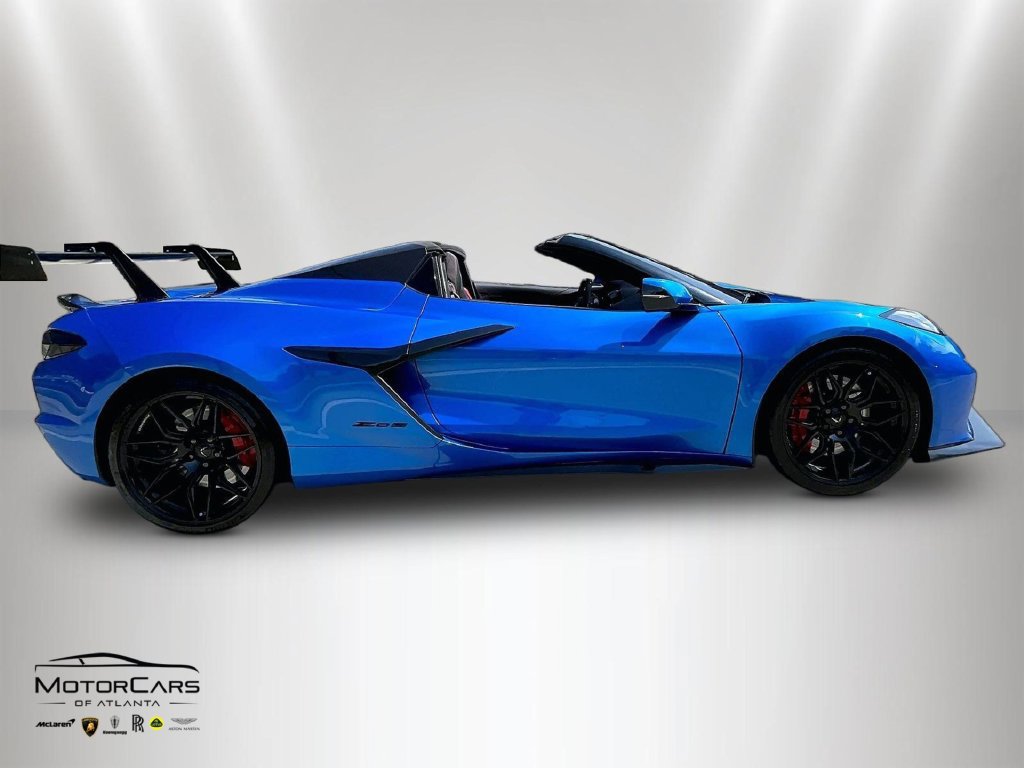 Used 2024 Chevrolet Corvette Z06 w/ Stealth Interior Trim Package RWD image 6
