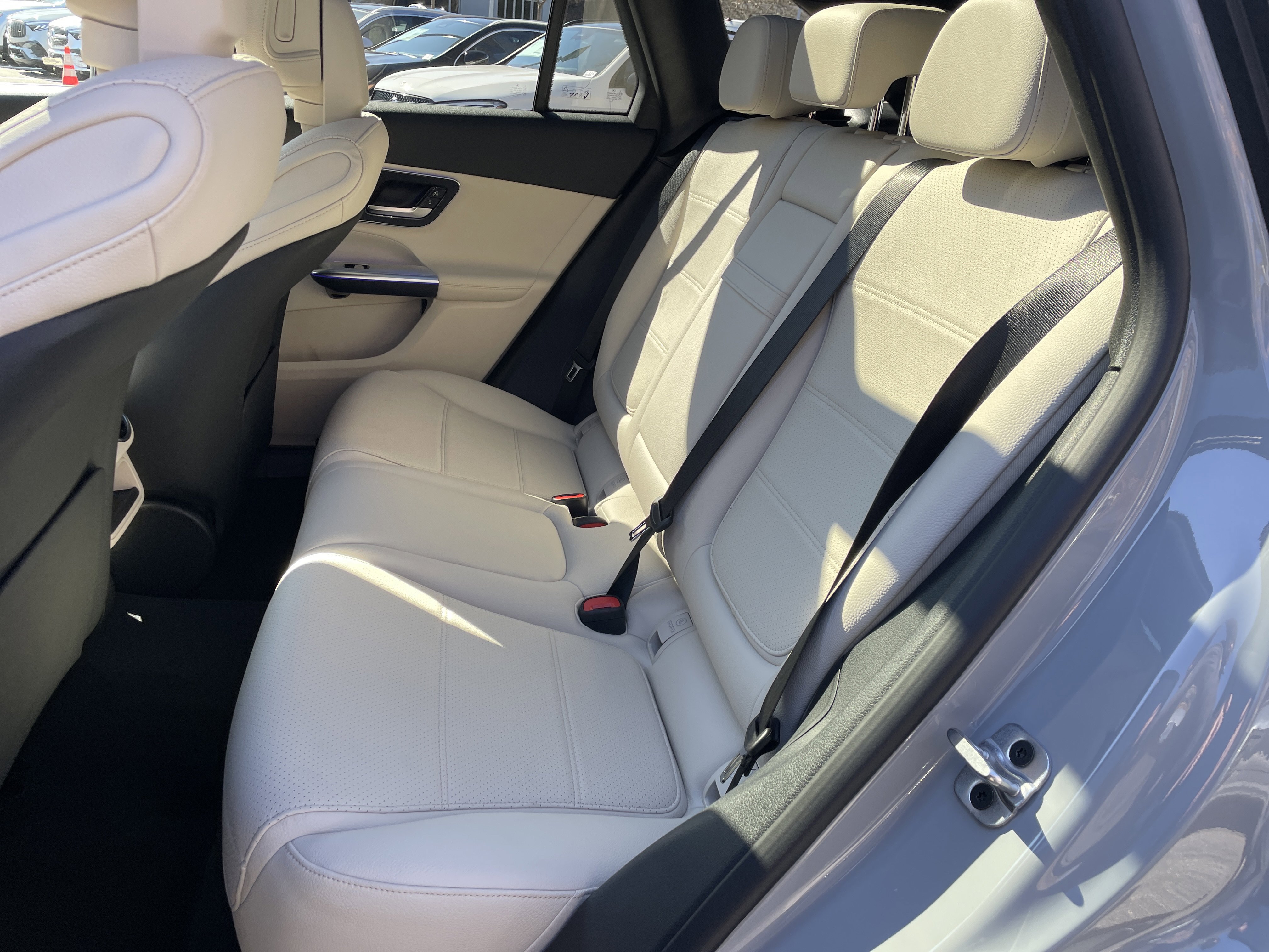 New 2026 Mercedes-Benz GLC 300 image 37