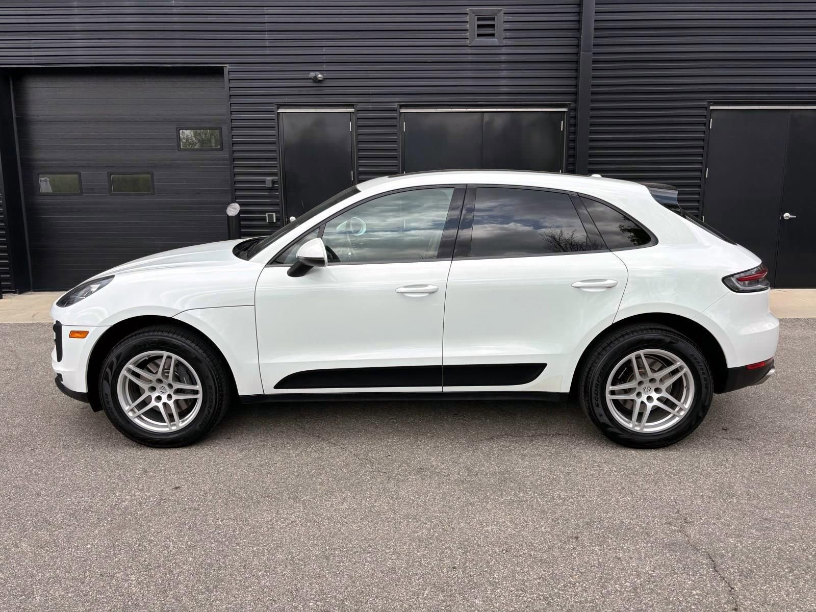 Used 2020 Porsche Macan AWD/4WD image 2