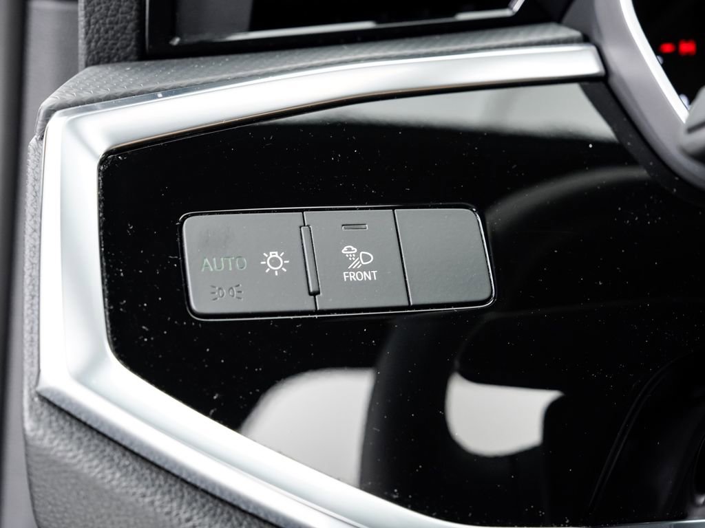 Certified 2025 Audi Q3 2.0T Premium Plus w/ Premium Plus Package image 10