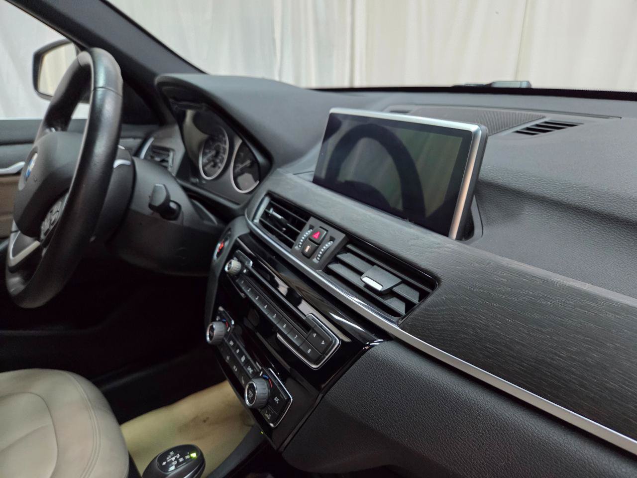 Used 2018 BMW X1 xDrive28i AWD/4WD image 24
