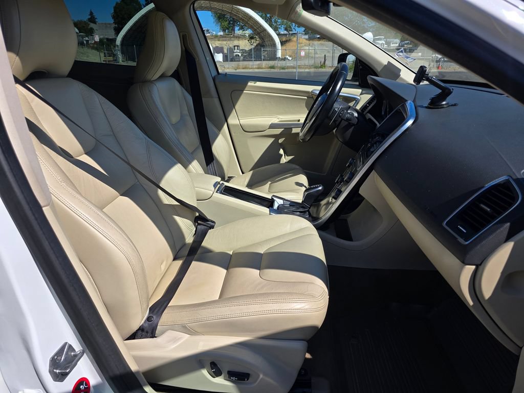 Used 2014 Volvo XC60 T6 AWD/4WD image 18