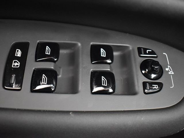 Used 2025 Volvo XC90 B5 Plus w/ Protection Package Premier image 28