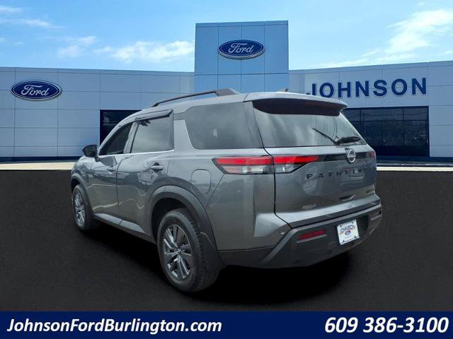 Used 2024 Nissan Pathfinder SV w/ Black Appearance Package AWD/4WD image 5