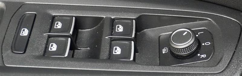 Used 2018 Volkswagen Atlas SE AWD/4WD image 33