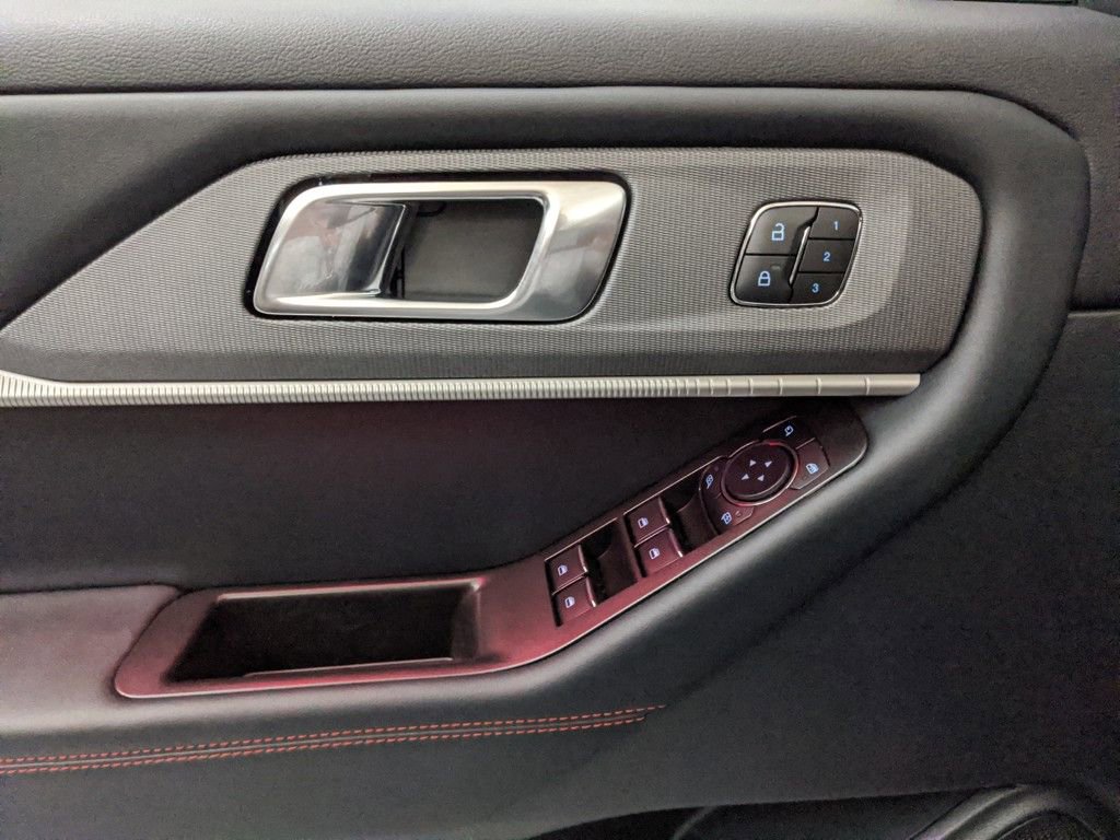 New 2025 Ford Explorer ST-Line w/ Premium Package image 21