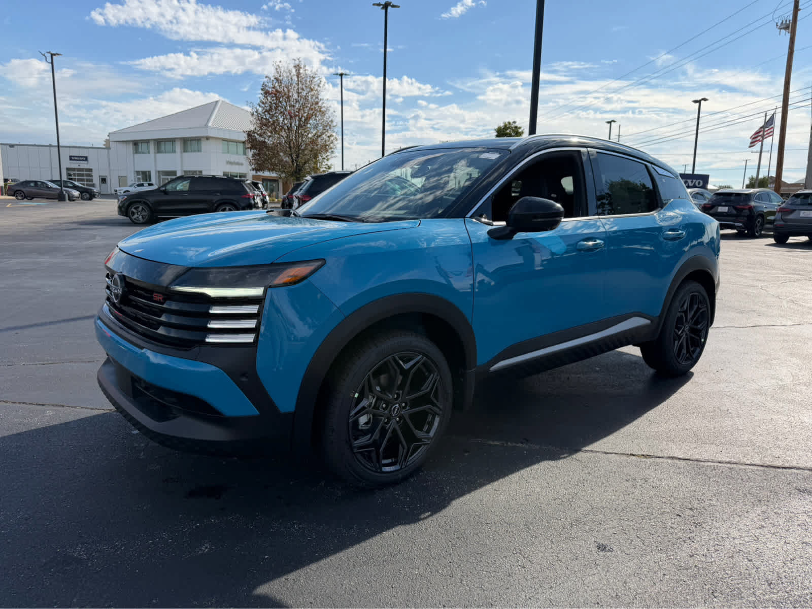 New 2027 Nissan Kicks SR w/ SR Premium Package AWD/4WD image 3