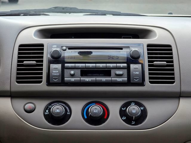 Used 2004 Toyota Camry FWD image 29