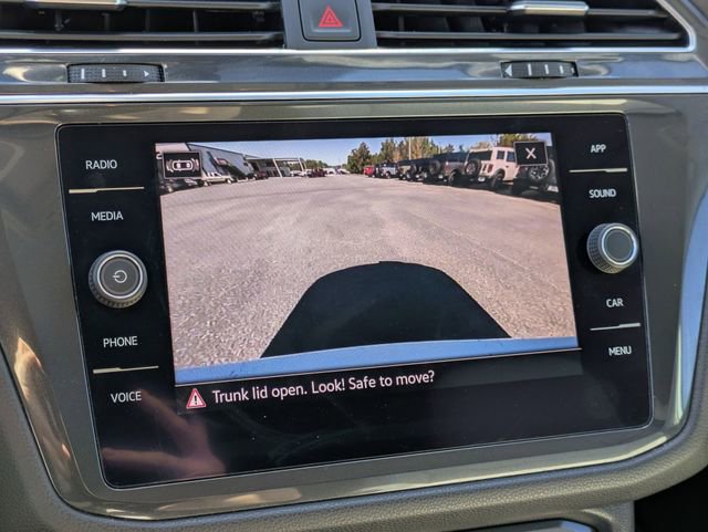 Used 2021 Volkswagen Tiguan SE image 22