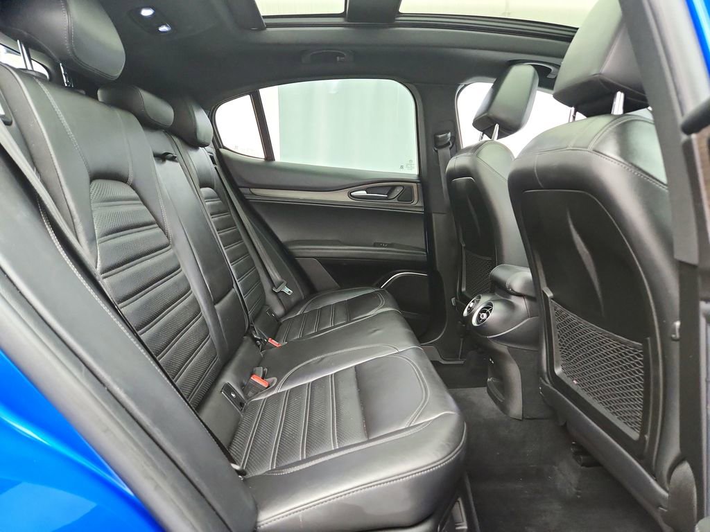 Used 2018 Alfa Romeo Stelvio Ti Sport AWD/4WD image 31