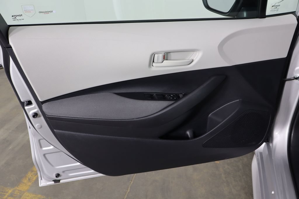 Used 2025 Toyota Corolla LE FWD image 19