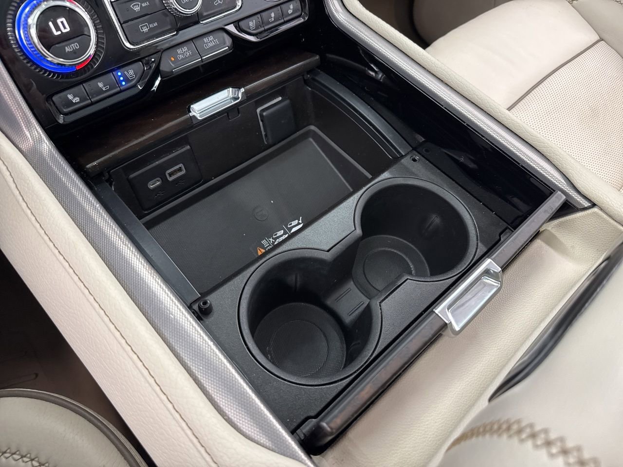 Used 2022 GMC Yukon Denali image 32