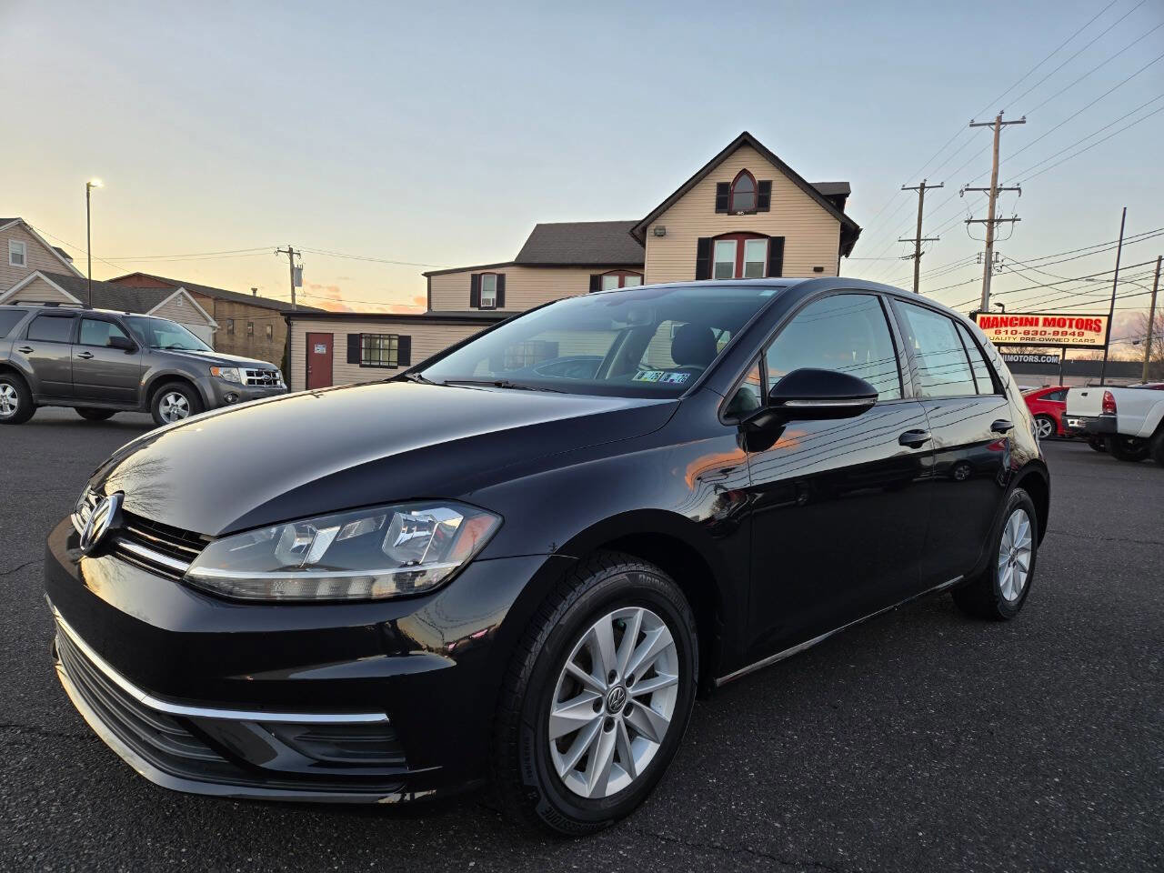 Used 2018 Volkswagen Golf S image 10