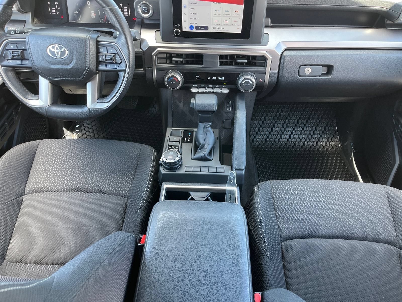 Used 2025 Toyota 4Runner SR5 AWD/4WD image 14