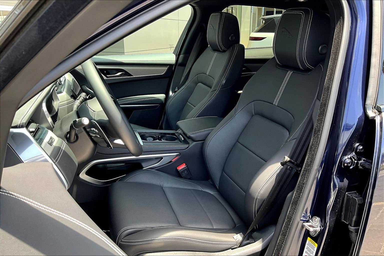 New 2026 Jaguar F-PACE R-Dynamic S image 9