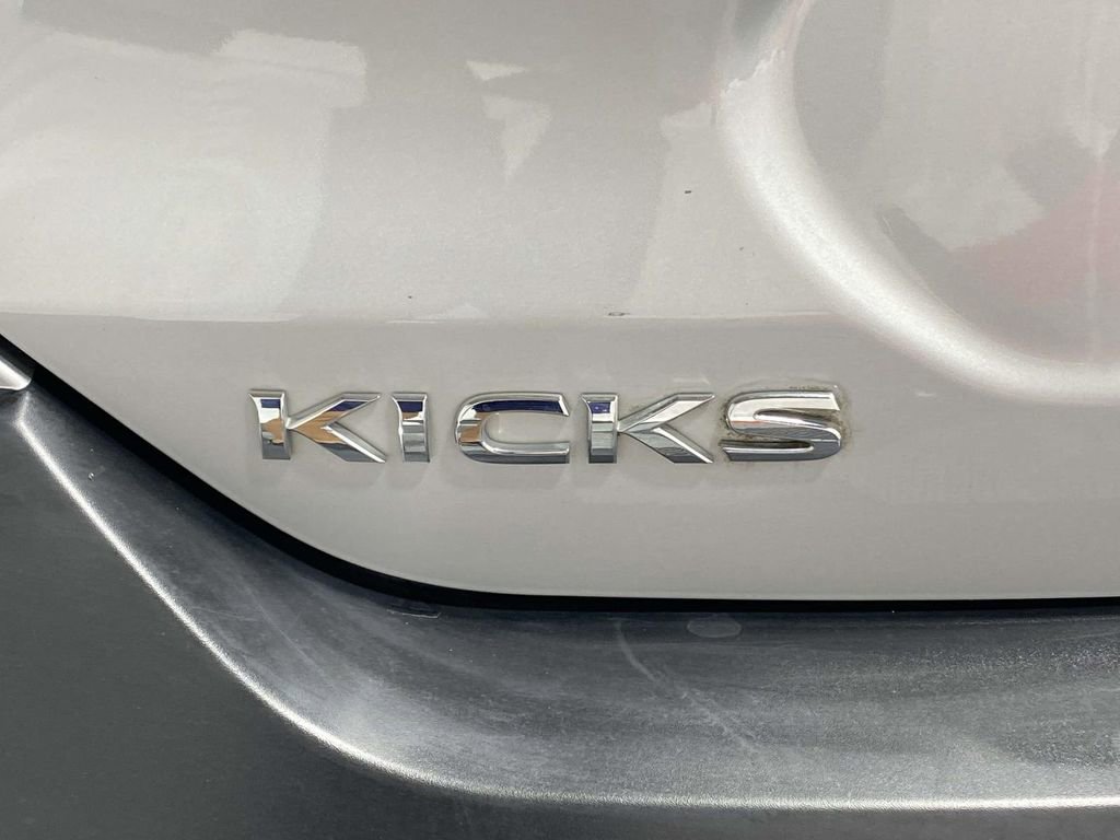 Used 2020 Nissan Kicks SV FWD image 9