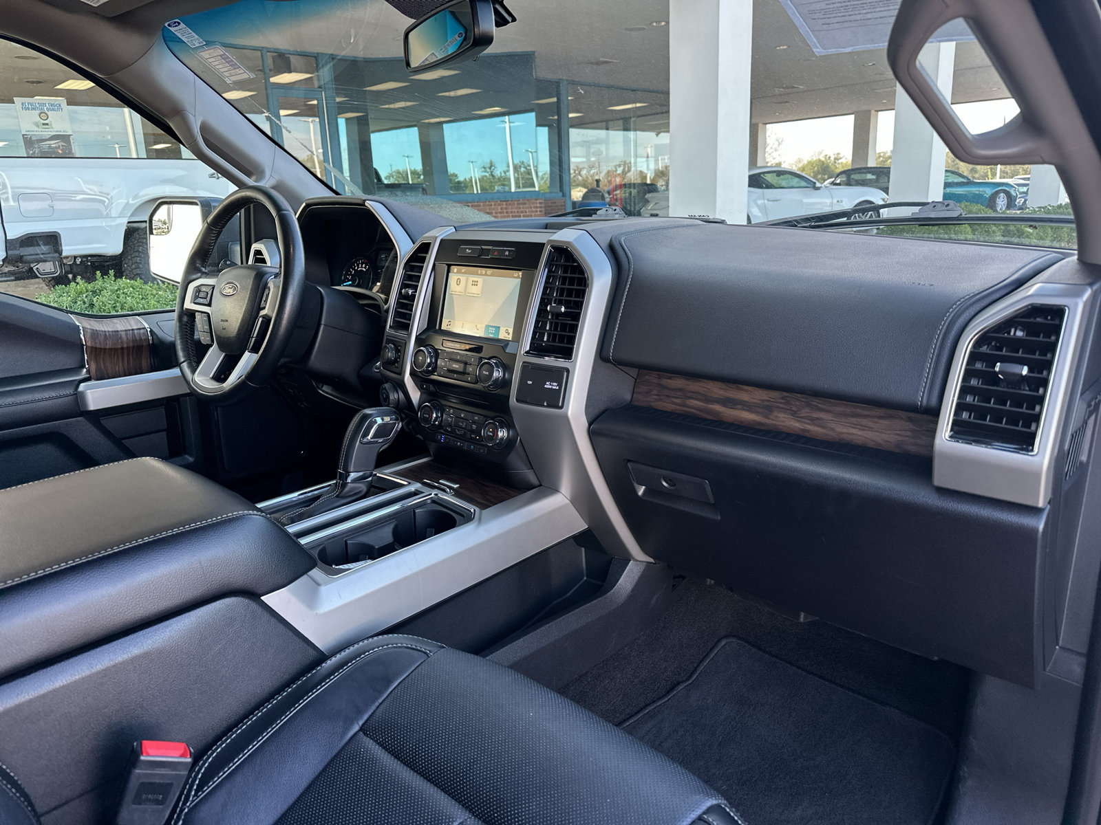 Used 2018 Ford F150 Lariat w/ Max Trailer Tow Package AWD/4WD image 5