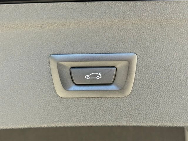 Used 2026 BMW iX xDrive60 AWD/4WD image 18