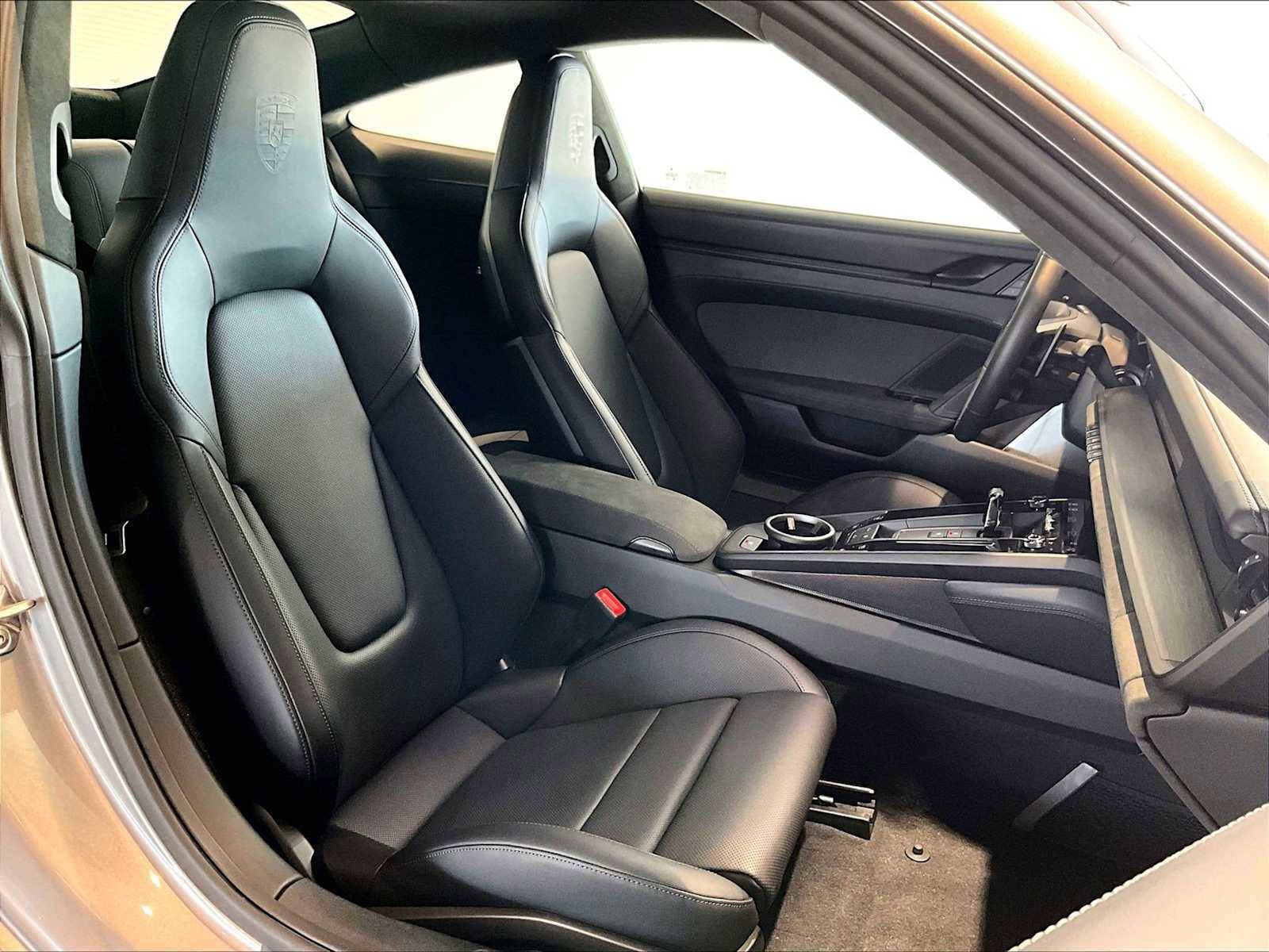 Used 2025 Porsche 911 Carrera 4 GTS image 21