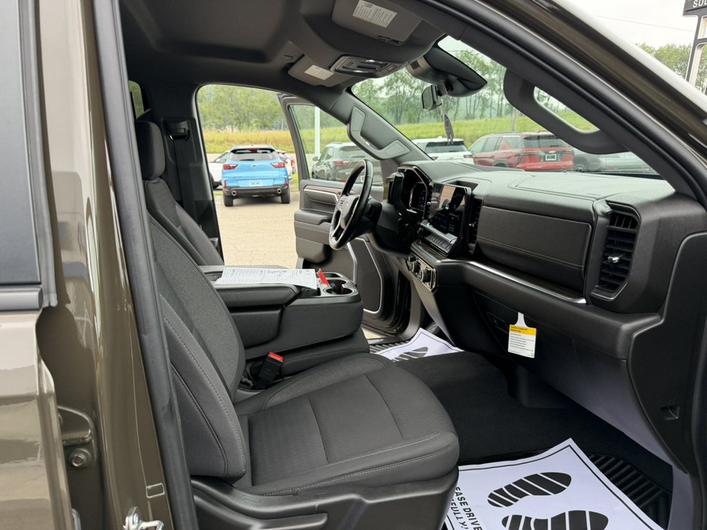 Certified 2023 Chevrolet Silverado 1500 LT w/ Z71 Off-Road Package AWD/4WD image 32