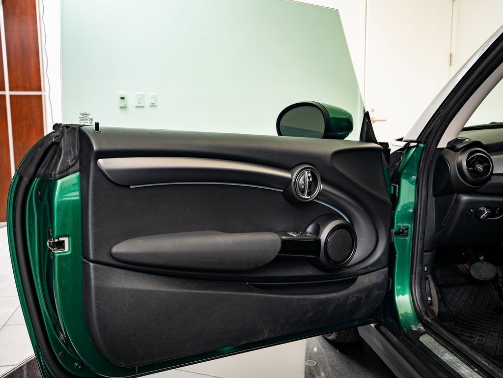 Used 2023 MINI Cooper 2-Door Hardtop image 23