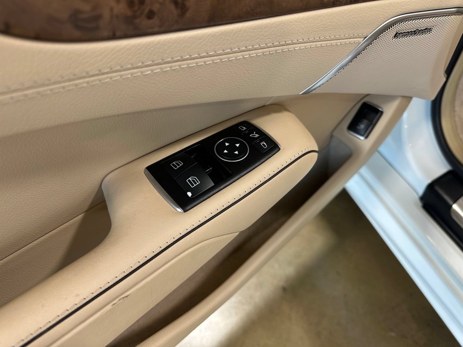 Used 2016 Mercedes-Benz SL 550 image 21